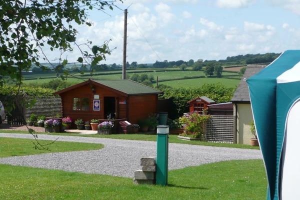 lowtrow-cross-caravan-park-1